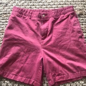 Men’s vineyard vines shorts size 33